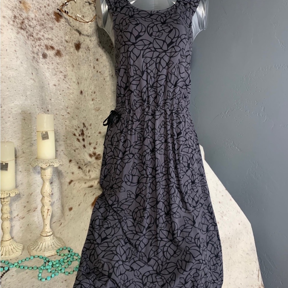 Merrell Gray Abstract Midi Dress